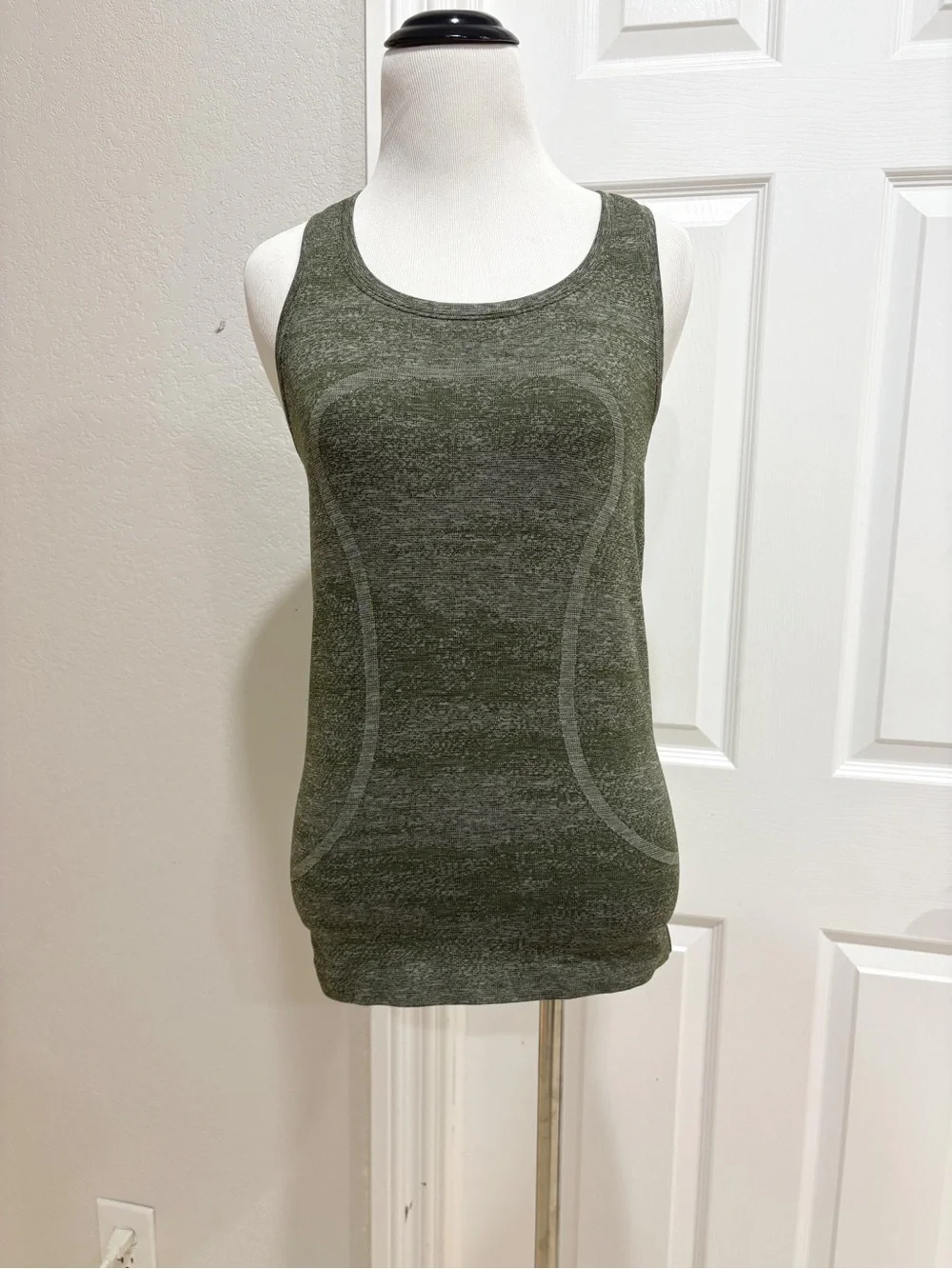 Lululemon Swiftly Speed Racerback Everglades Field Green Size 6